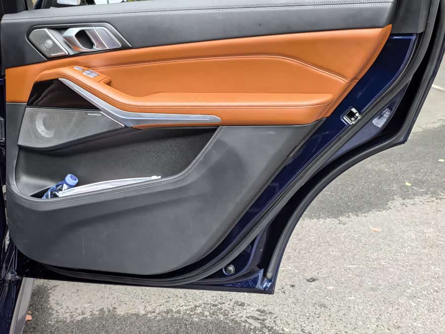 BMW X7 M60i 2023 #18 BMW X7 M60i 2023 car image #18