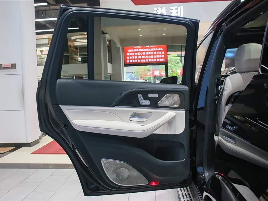 Mercedes-Benz GLS AMG 2024 car image #18