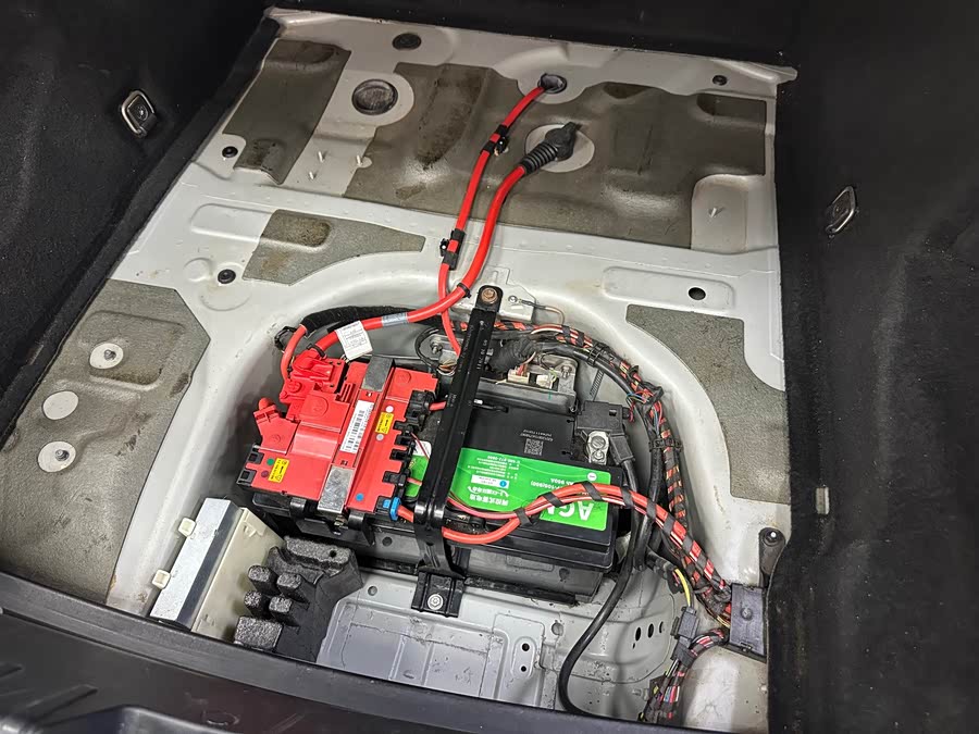 BMW 6 Series 2012 car image #18