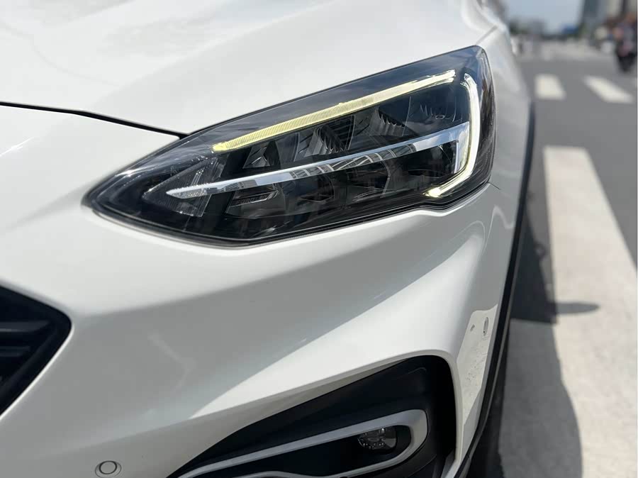 Ford Focus Active 2021 #18 Ford Focus Active 2021 car image #18