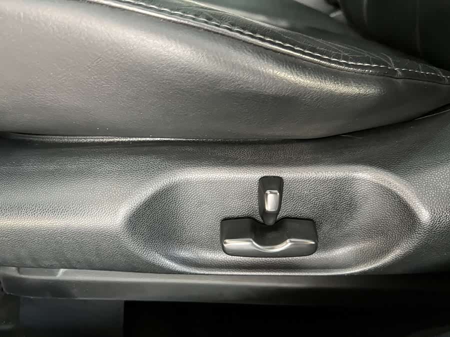 Mazda CX-7 2015 immagine di auto #18