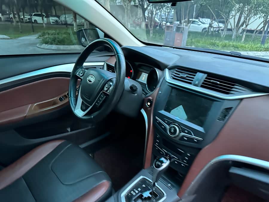 BYD G5 2015 #18 BYD G5 2015 изображение автомобиля #18