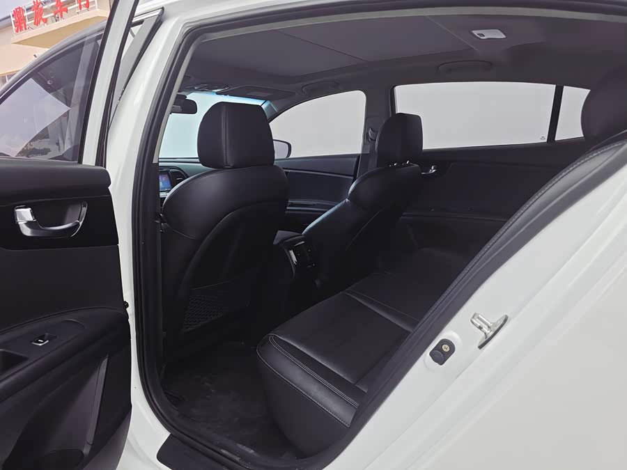 起亚 起亚K4 2015 汽车图片 #18