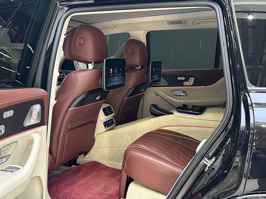 Mercedes-Benz Maybach GLS 2025 car image #18