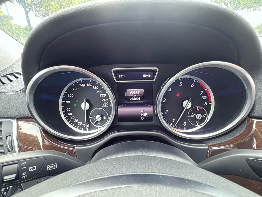 Mercedes-Benz GL Class 2017 immagine di auto #18