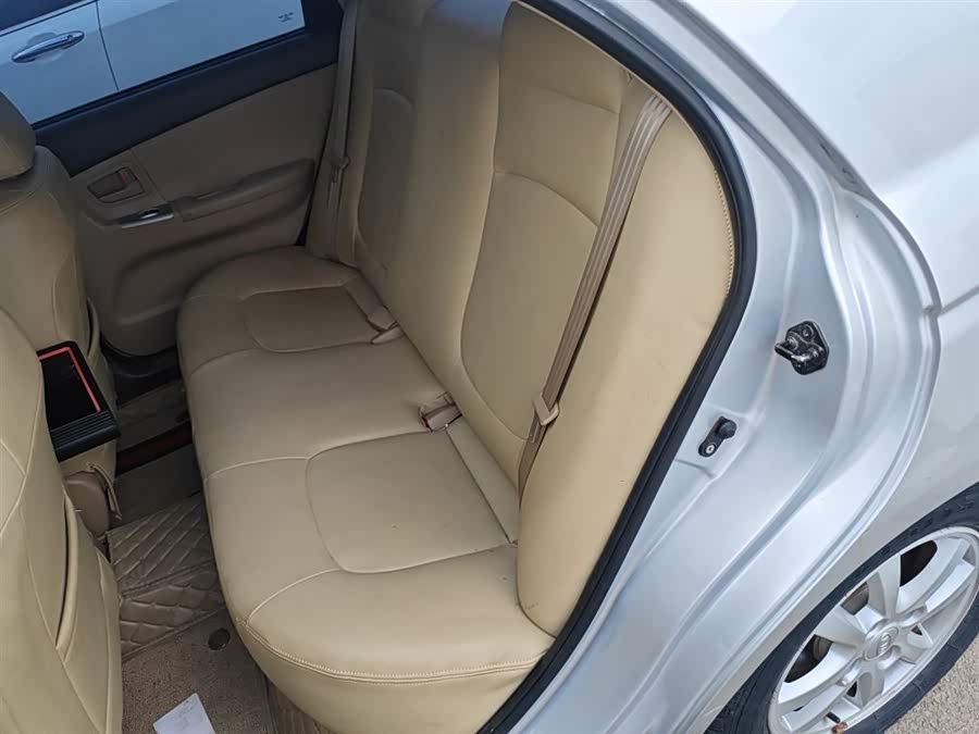 起亚 赛拉图 2013 汽车图片 #18