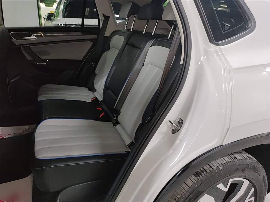 Volkswagen Tayron GTE 2023 car image #18