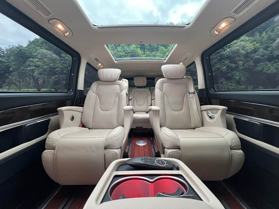 Mercedes-Benz V Class 2019 #18 Mercedes-Benz V Class 2019 car image #18