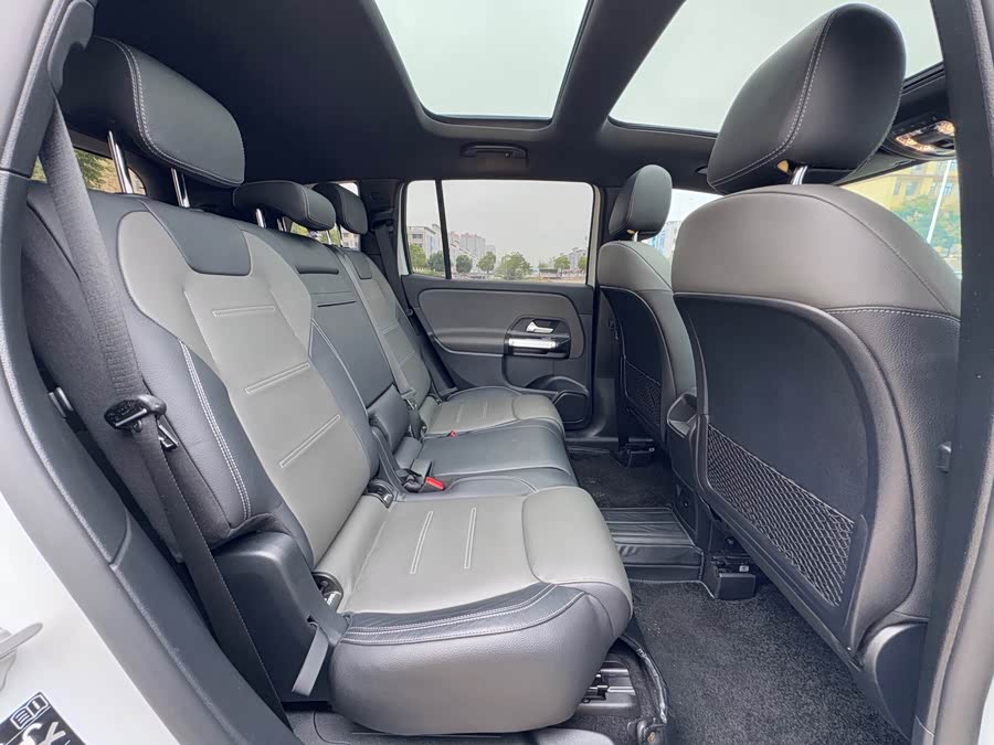 Mercedes-Benz GLB AMG 2022 immagine di auto #18