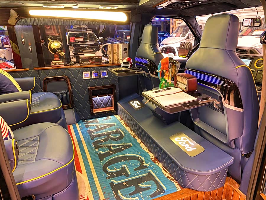 Ford E350 2010 car image #18