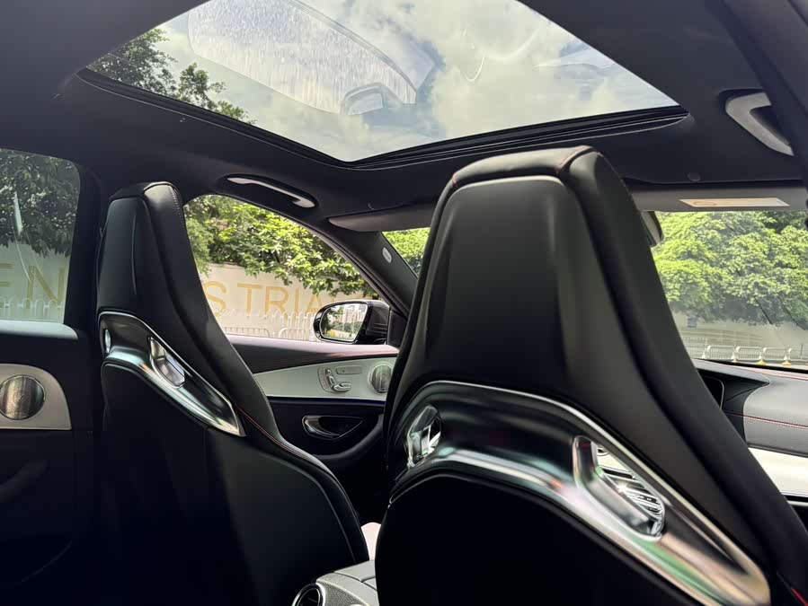 Mercedes-Benz E AMG 2022 immagine di auto #18