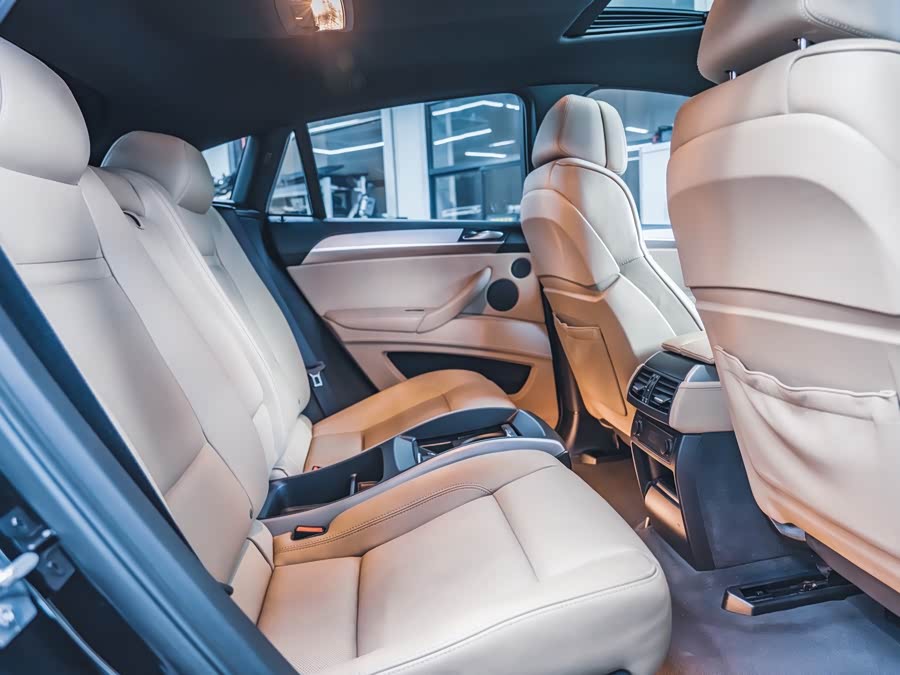 BMW X6 M 2013 car image #18