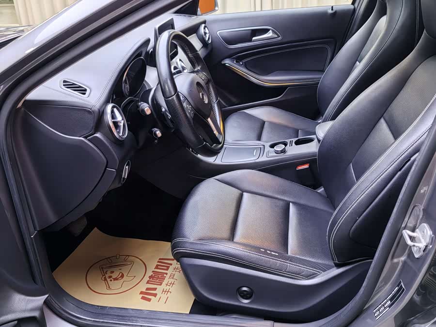 Mercedes-Benz GLA Class 2015 car image #18