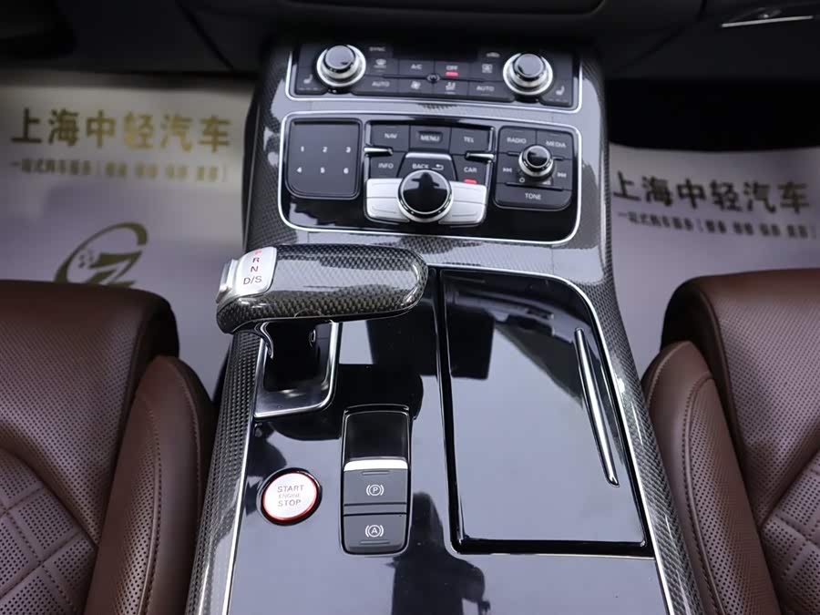 Audi S8 2015 car image #18