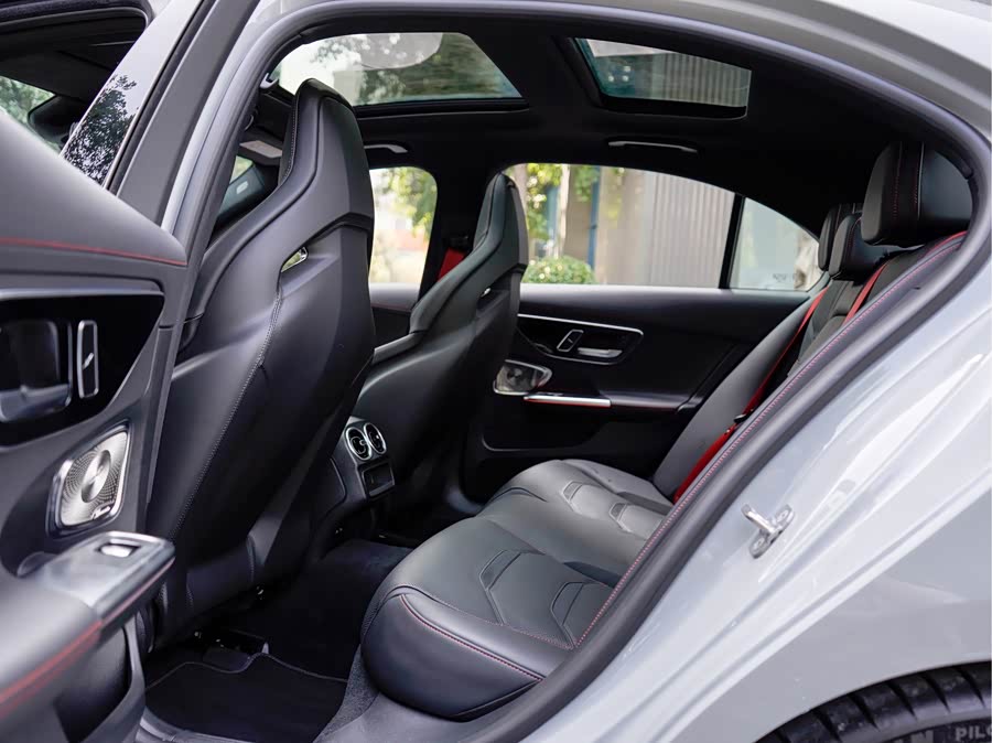 Mercedes-Benz C AMG New Energy 2025 изображение автомобиля #18