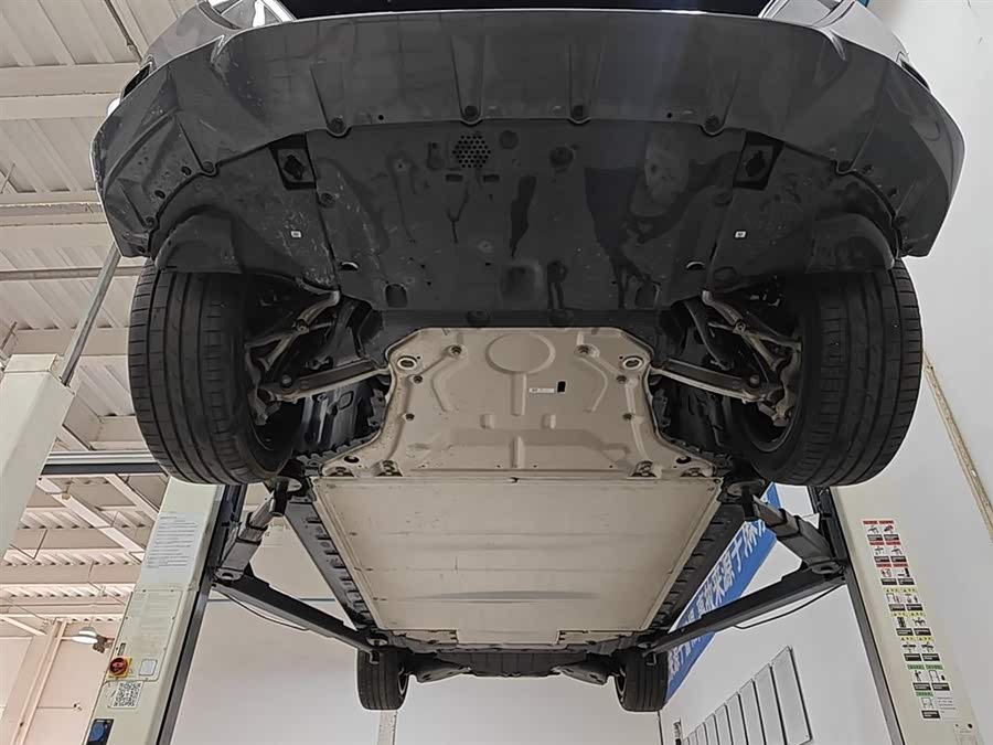 BMW i5 2024 car image #18