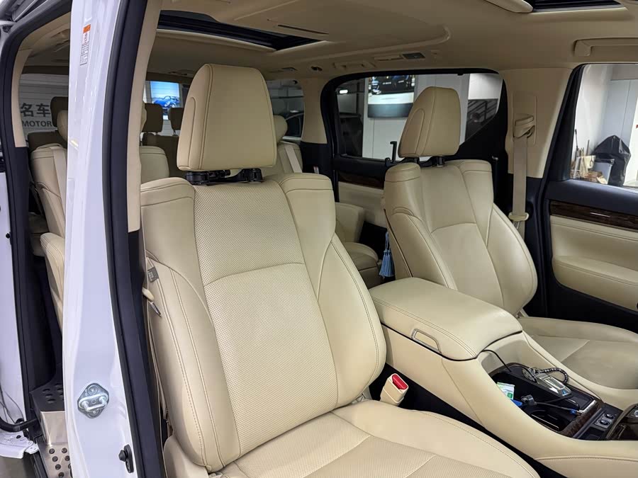 Toyota Alphard 2020 #18 Toyota Alphard 2020 car image #18