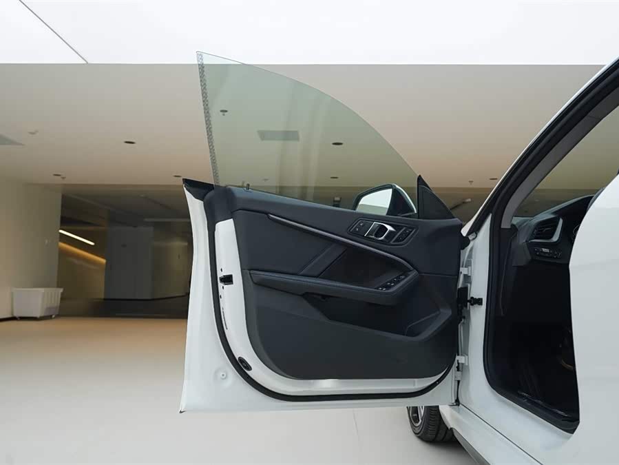 BMW 2 Series (Imported) 2024 immagine di auto #18