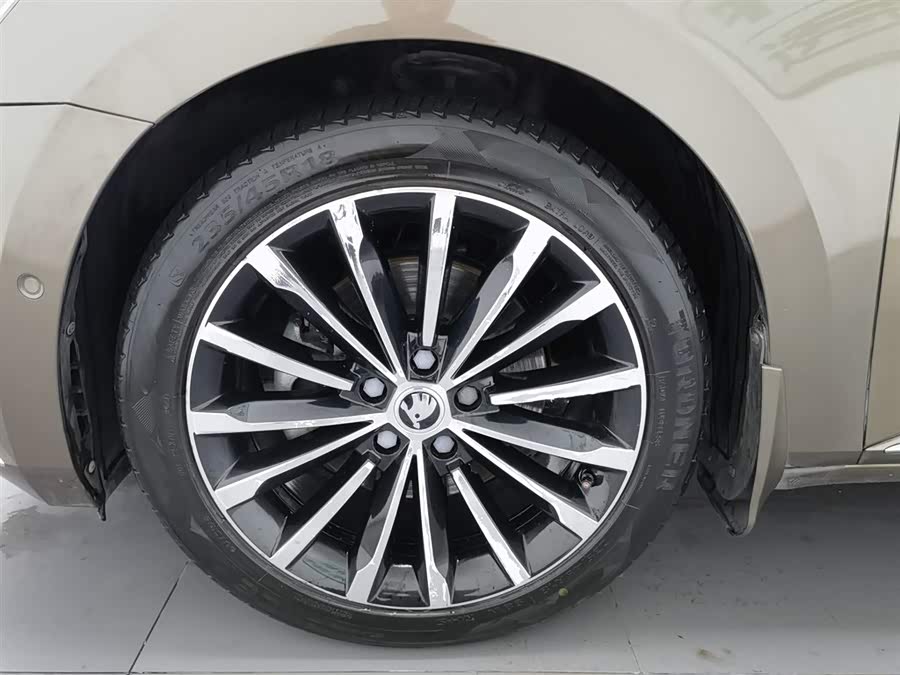 Skoda Superb 2016 car image #18