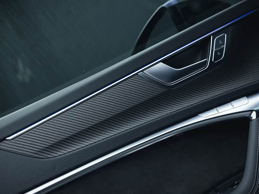 Audi RS 6 2021 car image #18