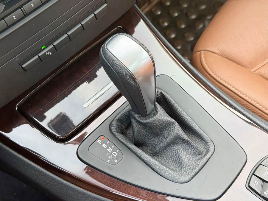 BMW 3 Series (Imported) 2010 car image #18