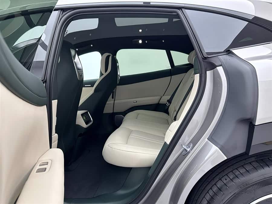 小米汽车 小米YU7 汽车图片 #18