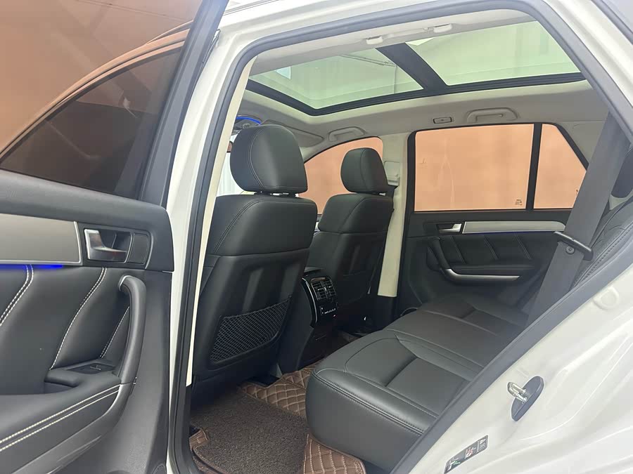 Haval H8 2017 car image #18