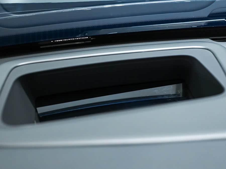 Rolls-Royce Cullinan 2023 car image #18