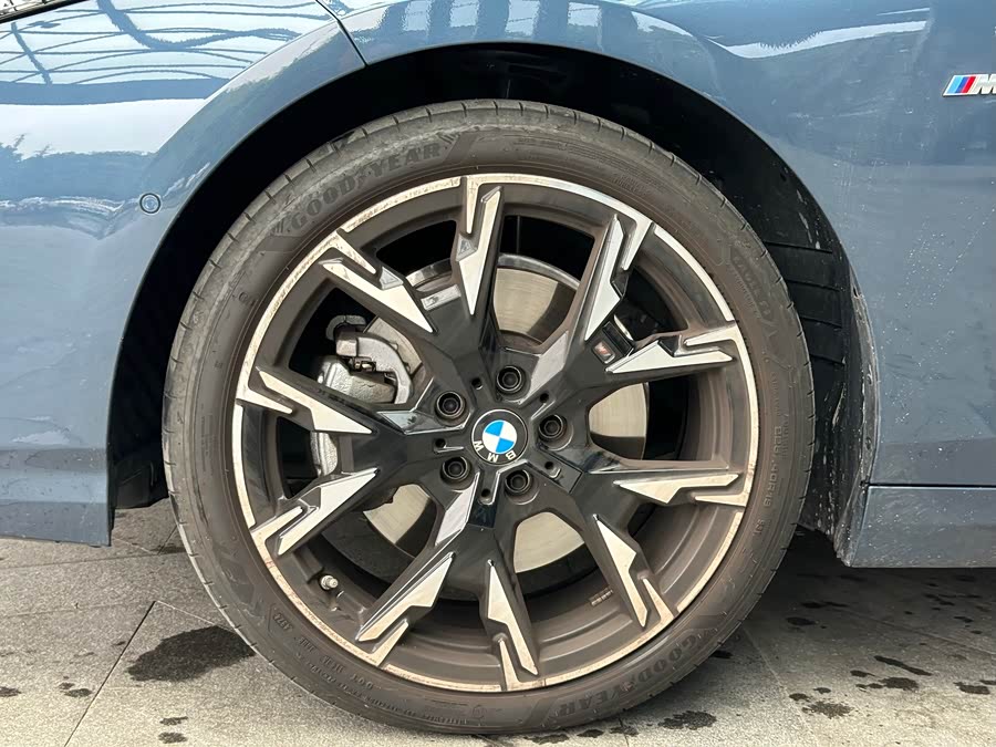 BMW 2 Series 2025 car image #18