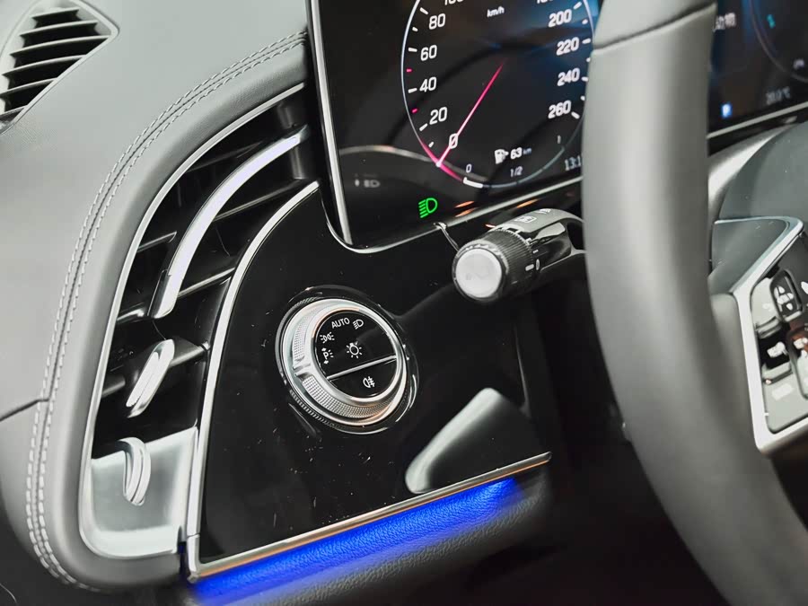 Mercedes-Benz E Class New Energy 2024 car image #18