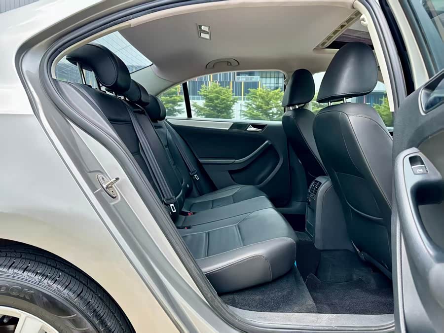 Volkswagen Sagitar 2014 immagine di auto #18