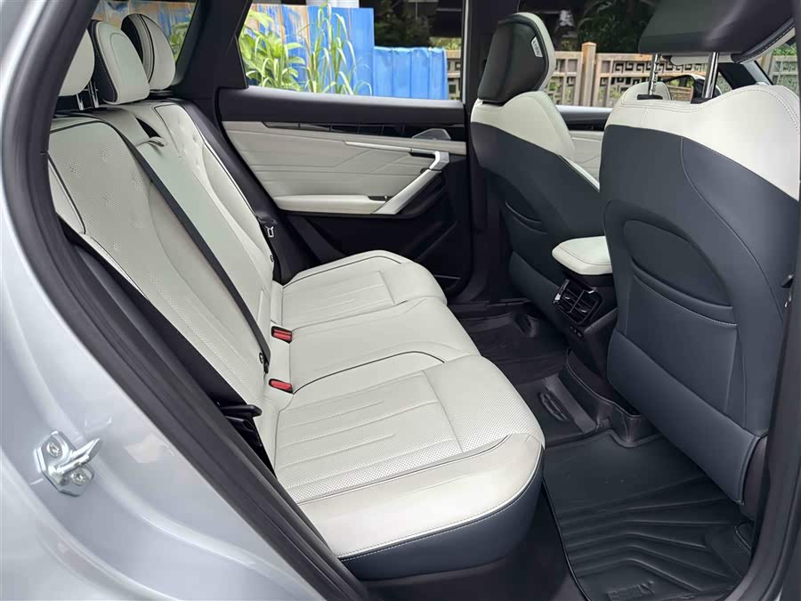 GEELY Boyue L 2023 car image #18