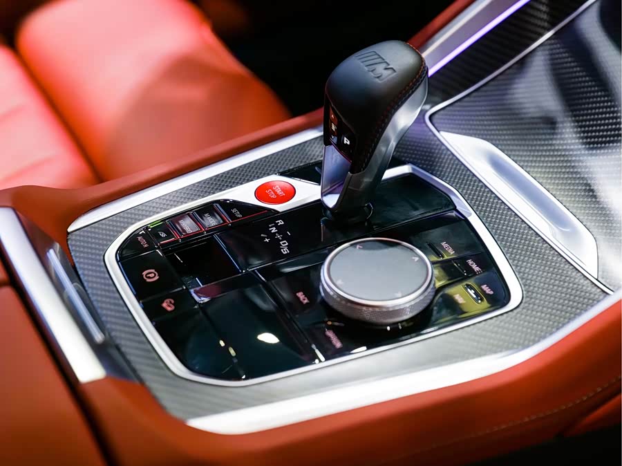 BMW XM 2024 car image #18