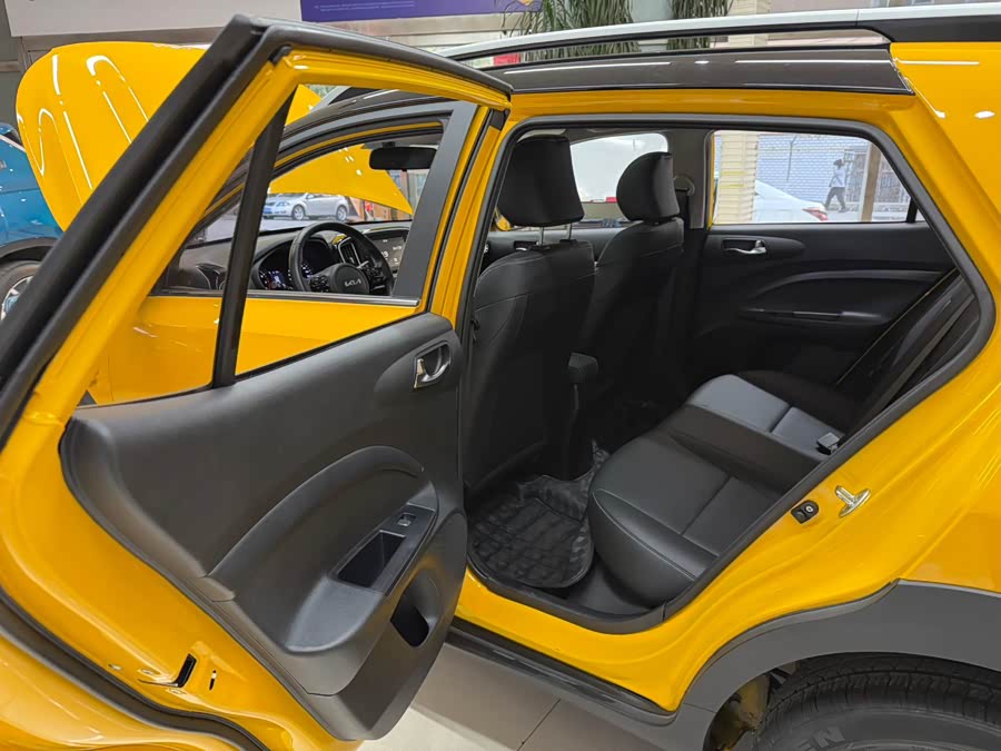 起亚 奕跑 2023 汽车图片 #18