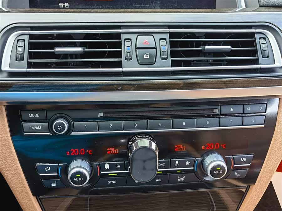 BMW i4 M50 2015 car image #18