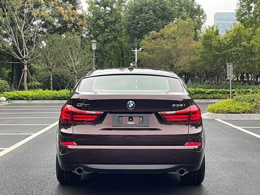 BMW 5 Series GT 2014 immagine di auto #18