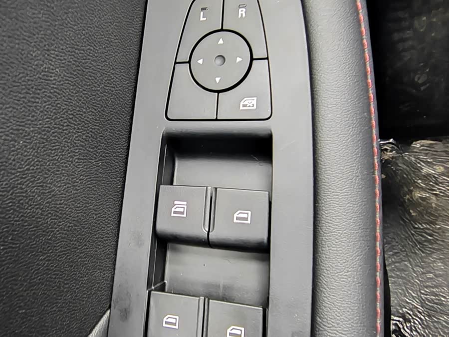 Roewe i5 2018 car image #18