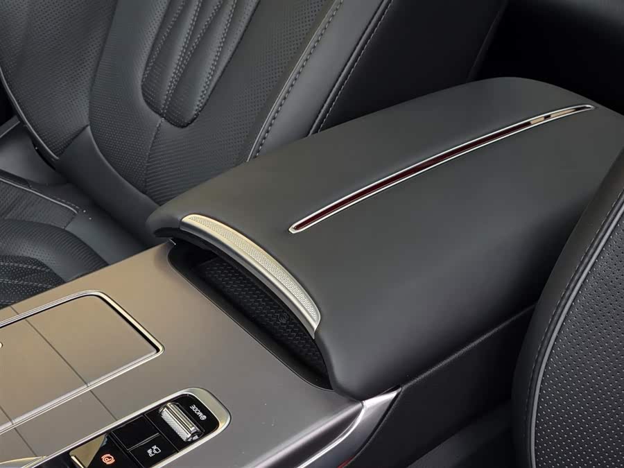 HongQi HS7 PHEV 2024 #18 HongQi HS7 PHEV 2024 car image #18