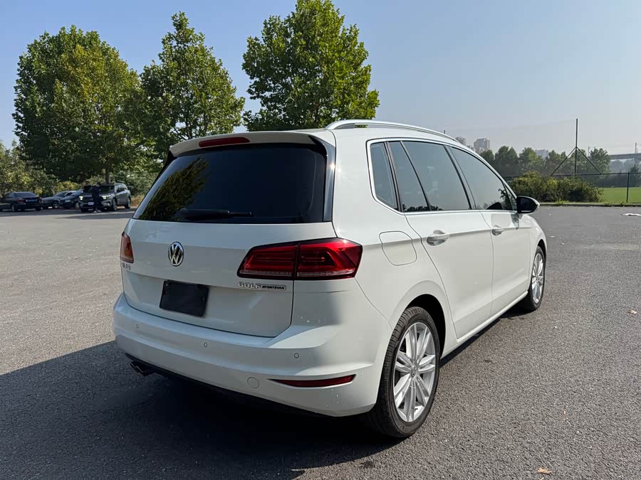 Volkswagen Golf Sportsvan 2018 car image #18