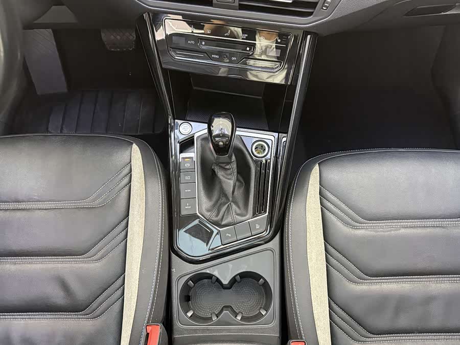 Volkswagen Tayron GTE 2021 car image #18