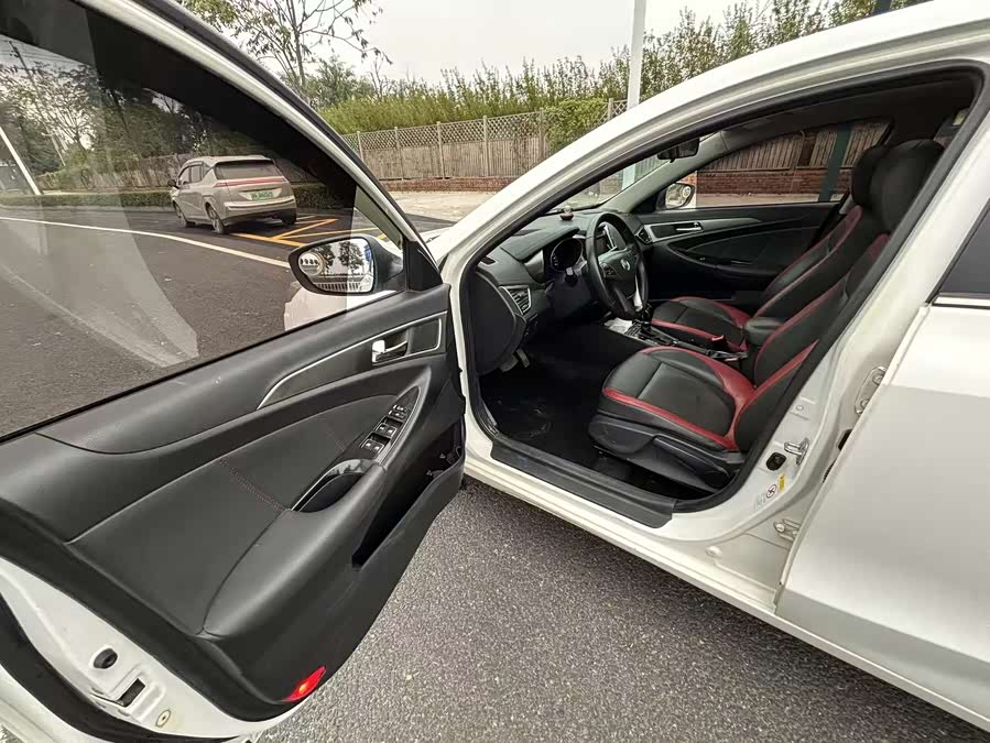 Changan Eado XT 2016 car image #18