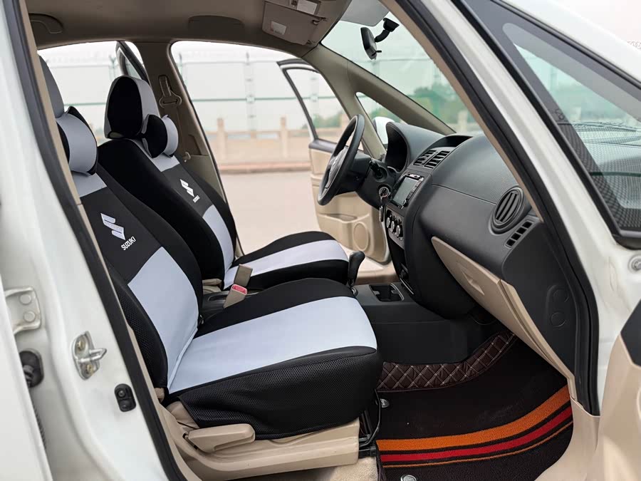 Suzuki SX4 Sedan 2014 imagem de carro #18