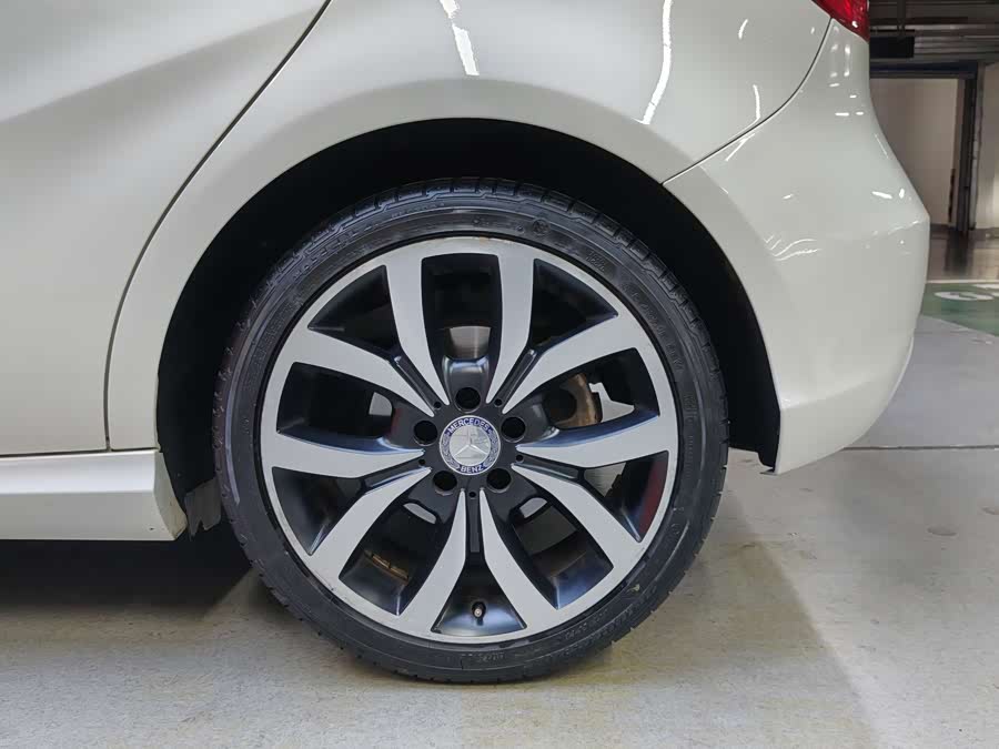 Mercedes-Benz A Class (Imported) 2014 car image #18