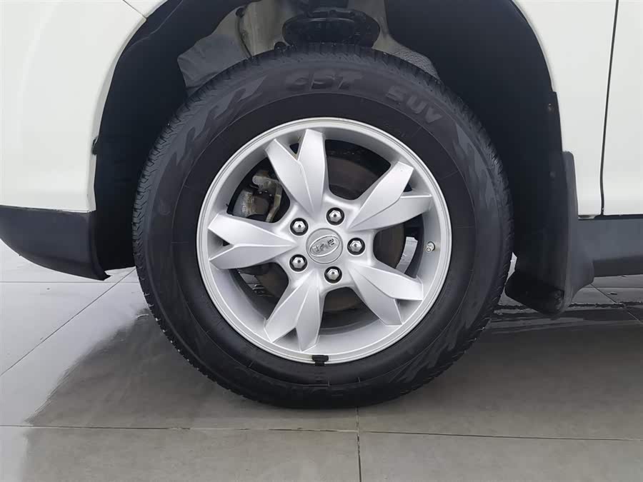 BYD S6 2013 car image #18