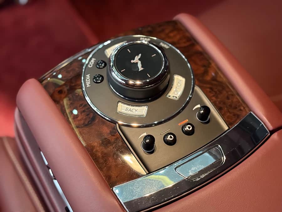 劳斯莱斯 古思特 2017 汽车图片 #18