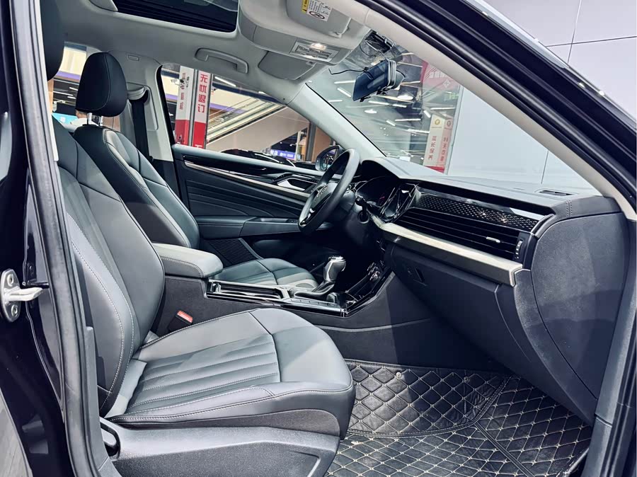 Volkswagen Passat 2021 car image #18