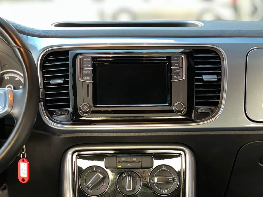 Volkswagen Beetle 2018 immagine di auto #18