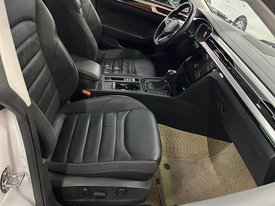 Volkswagen CC (FAW-Volkswagen) 2021 car image #18