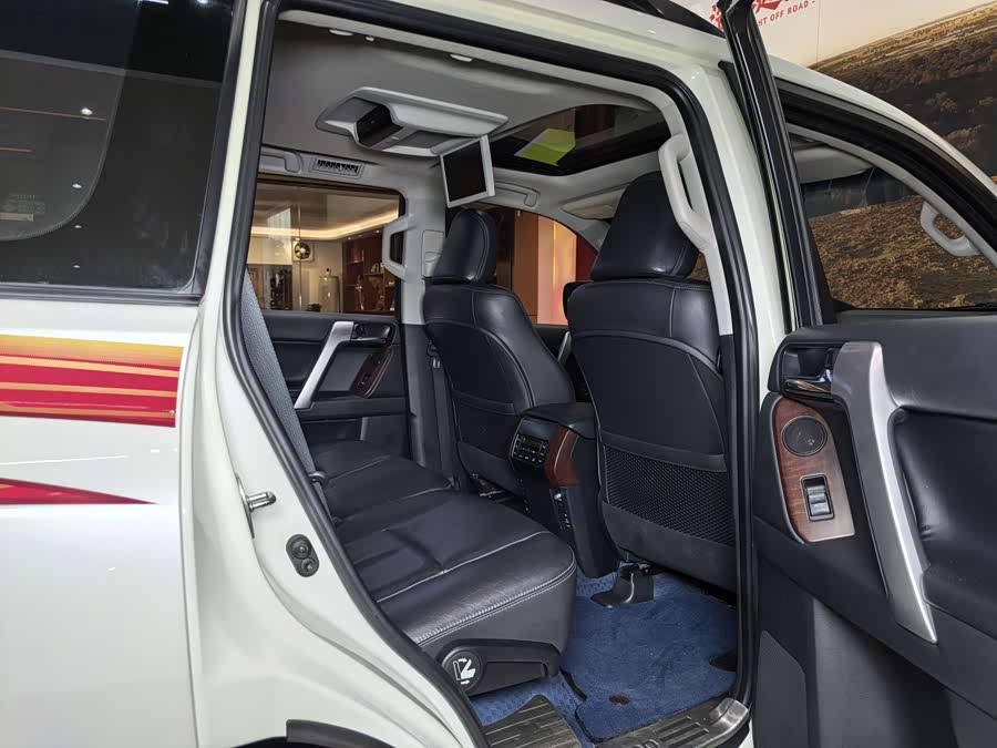Toyota Land Cruiser Prado 2017 #18 Toyota Land Cruiser Prado 2017 car image #18