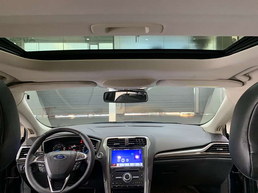 Ford Mondeo 2017 car image #18